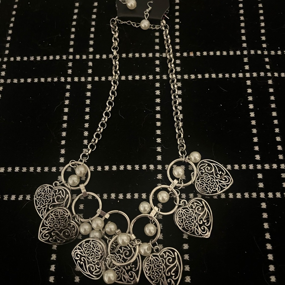 Paparazzi Silver Heart Necklace with White Pearls